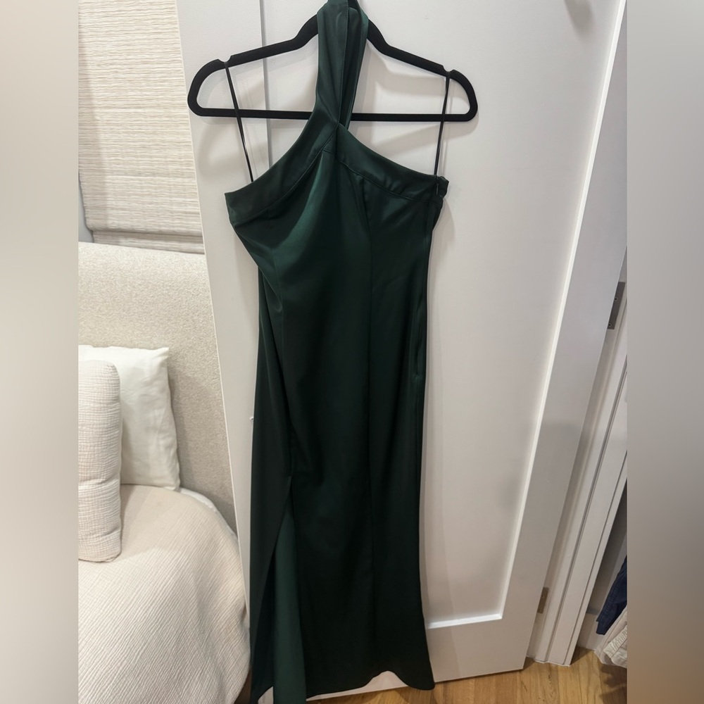 NBD ‘Evan Gown’ in EMERALD GREEN - Picture 2 of 5